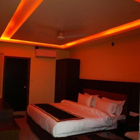 Hotel Shivoy Grand Benares Buitenkant foto