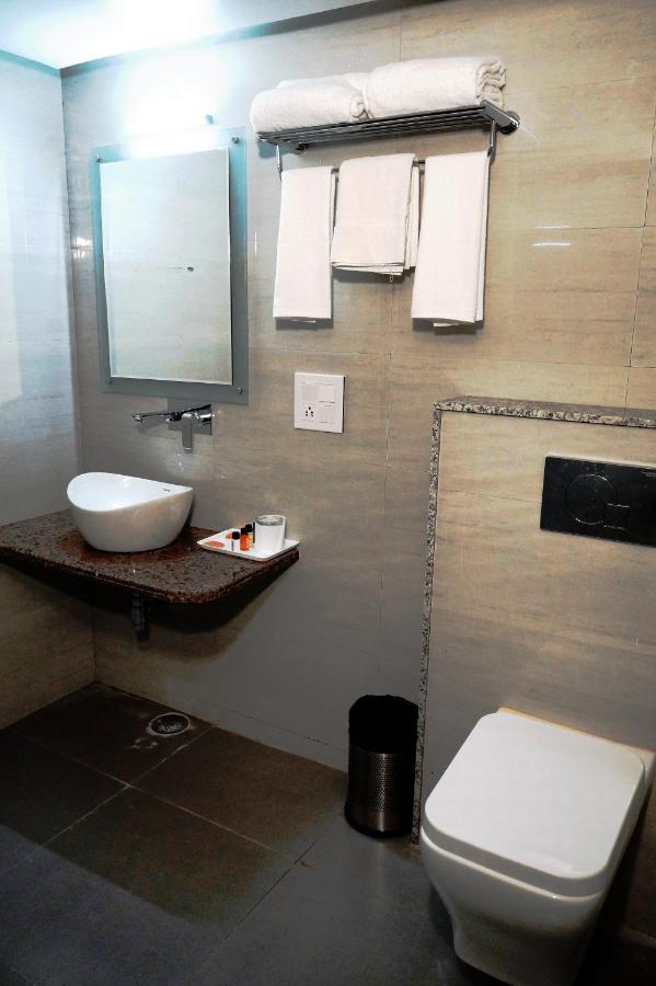 Hotel Shivoy Grand Benares Buitenkant foto