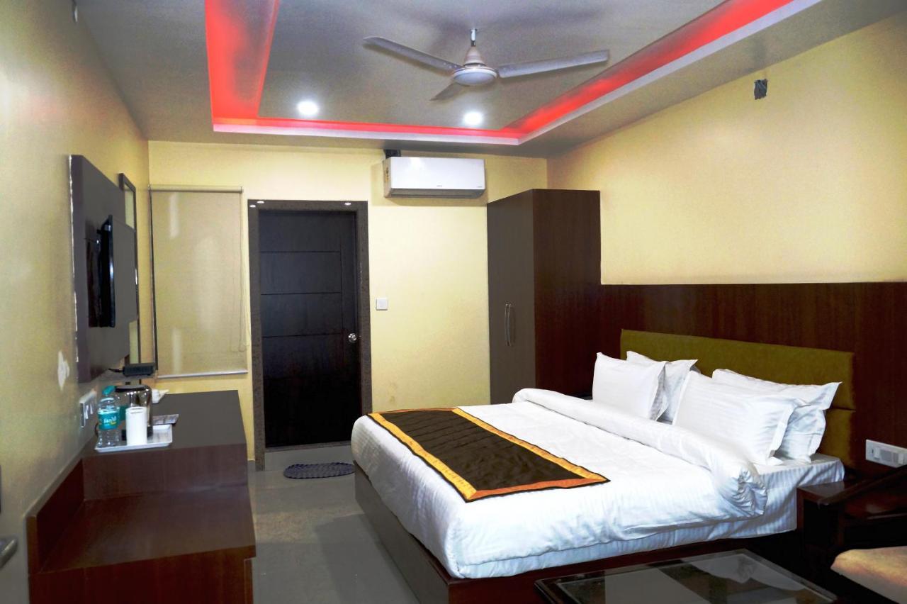 Hotel Shivoy Grand Benares Buitenkant foto