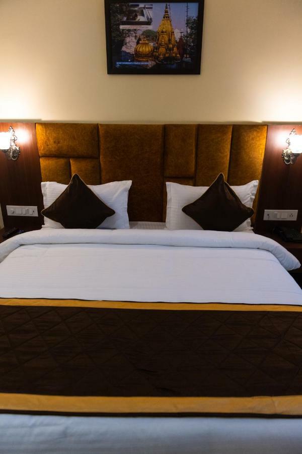 Hotel Shivoy Grand Benares Buitenkant foto