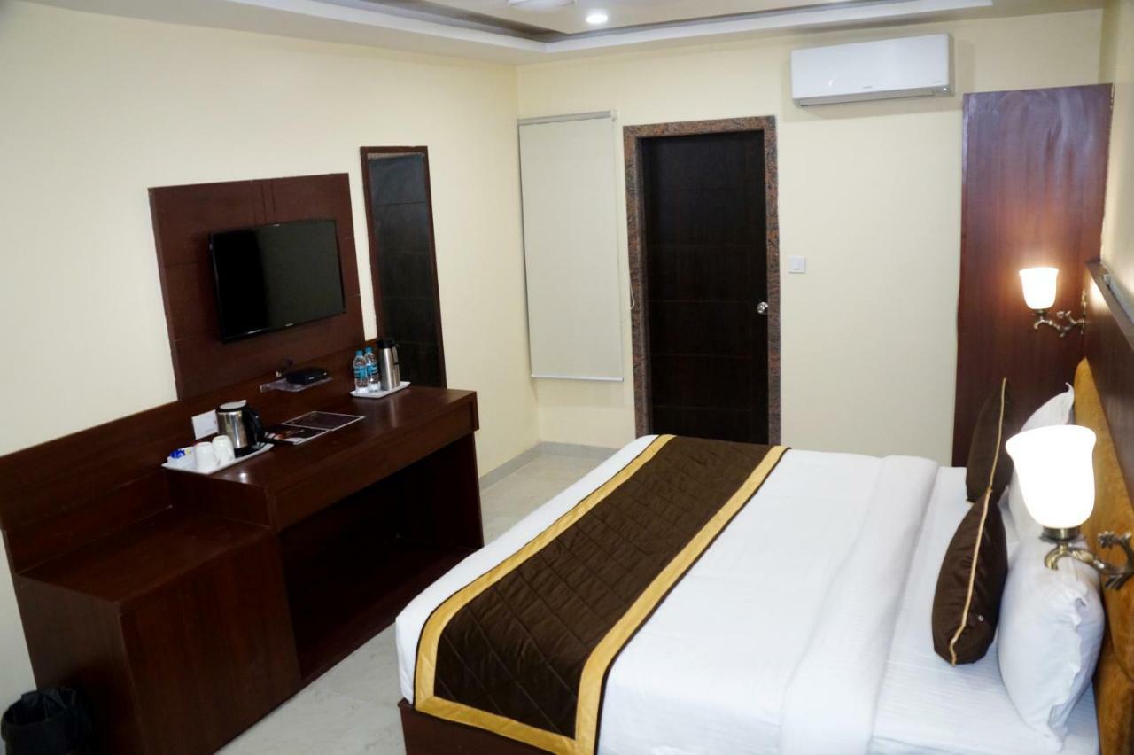 Hotel Shivoy Grand Benares Buitenkant foto