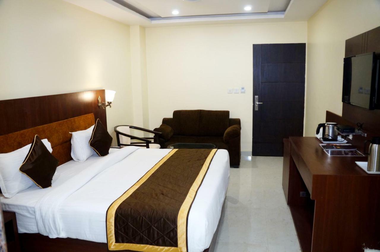Hotel Shivoy Grand Benares Buitenkant foto